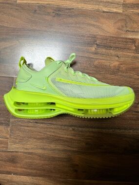 Nike Neon Yellow-Green Air Max Running Shoe